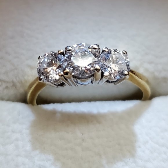 18K white gold women’s diamond ring - Picture 5 of 10